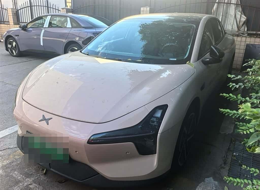 Xpeng Mona M03, 2025 1