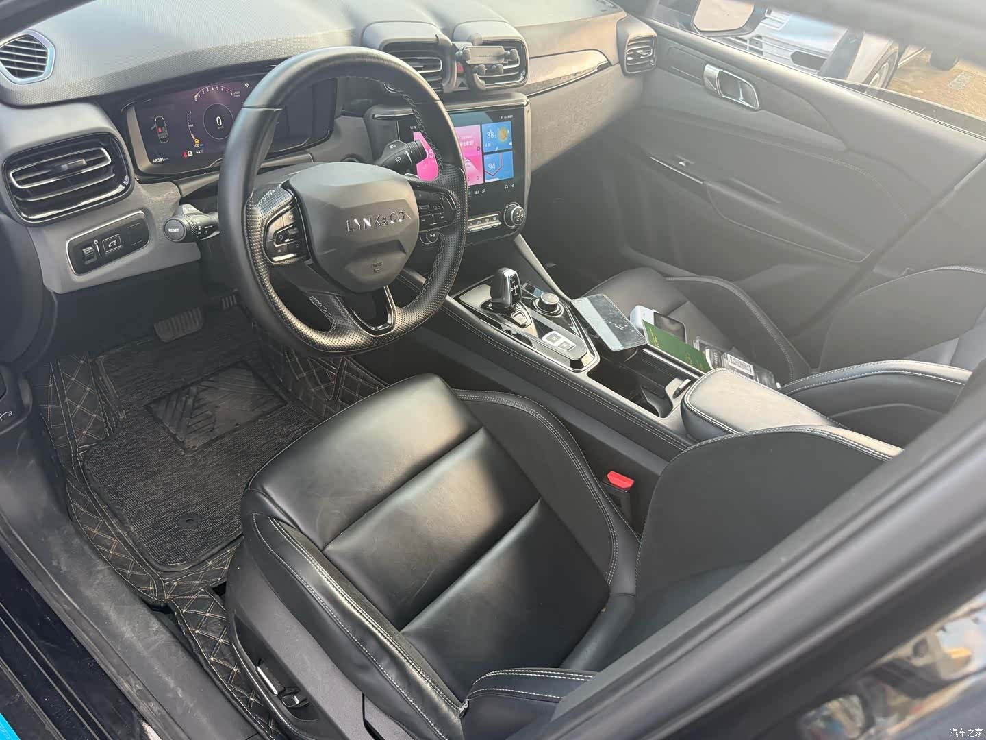 Lynk & Co 02, 2022 все фото