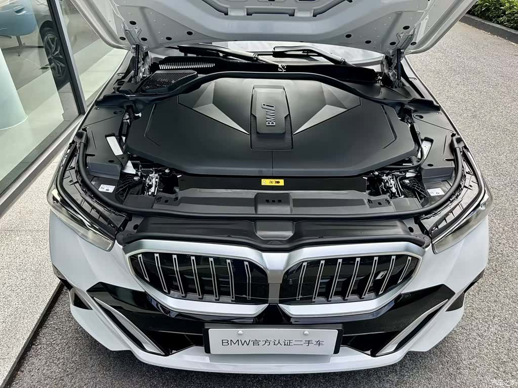 BMW i5, 2024 12