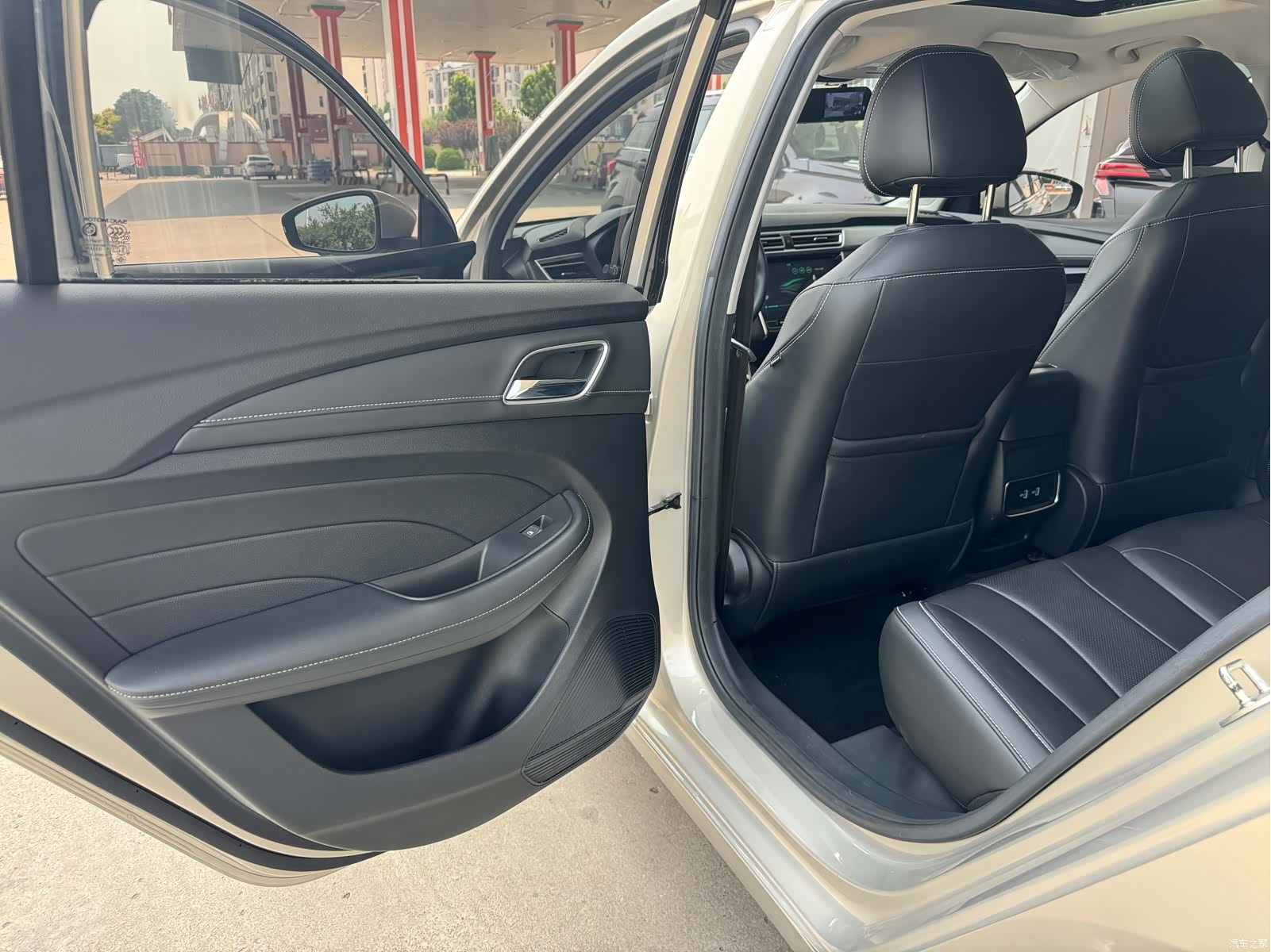 Roewe i5, 2021 8