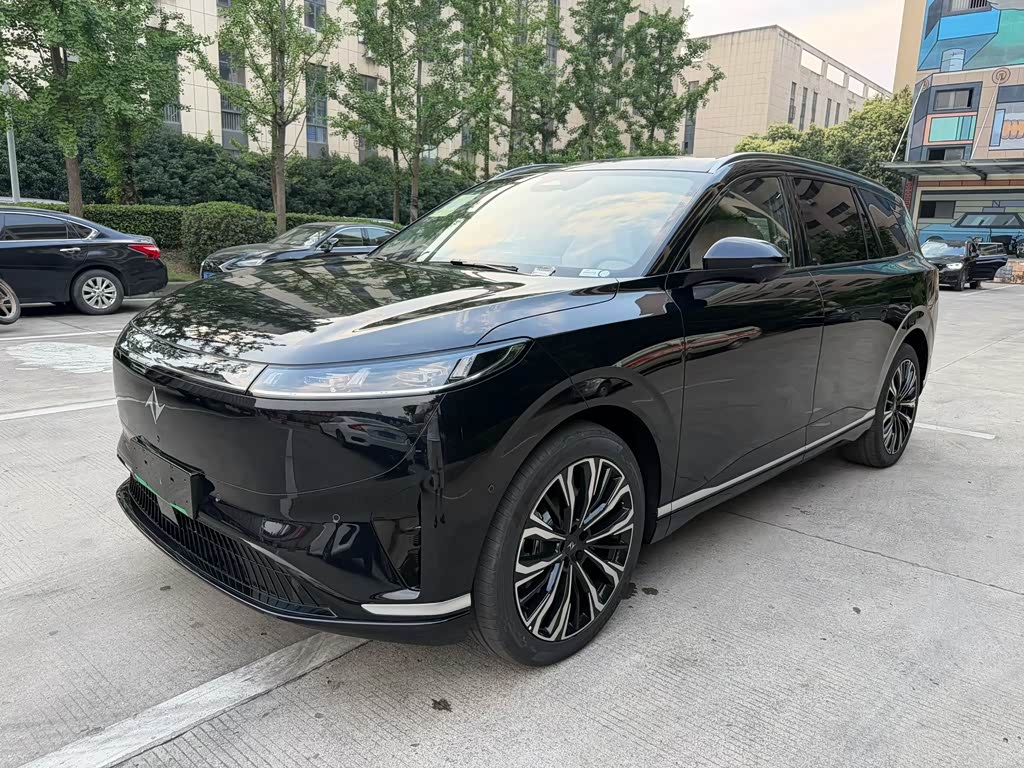 Dongfeng eπ008