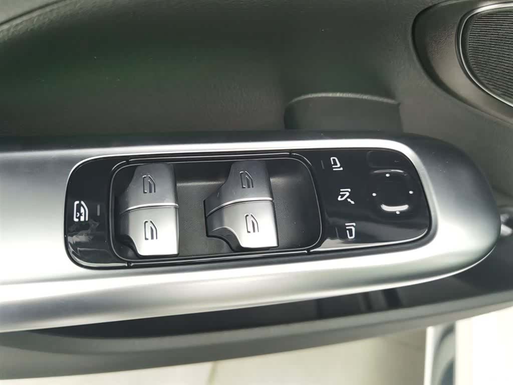 Mercedes-Benz C-Class, 2025 9