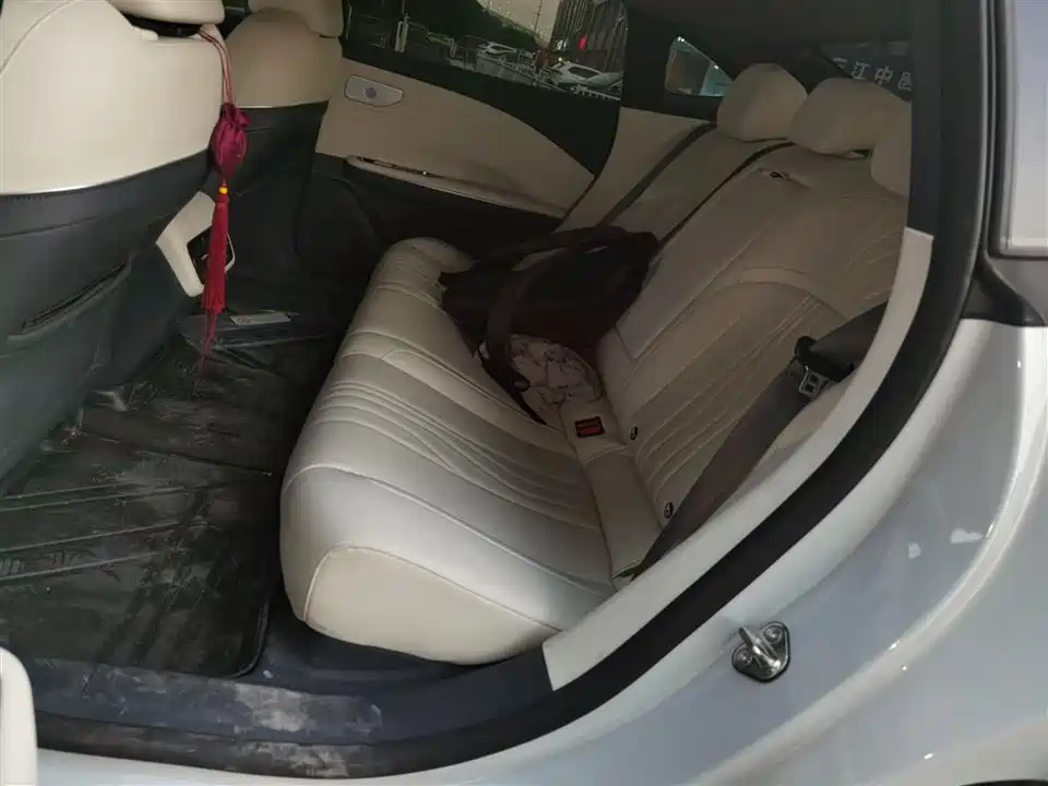 Geely Galaxy Galaxy E8