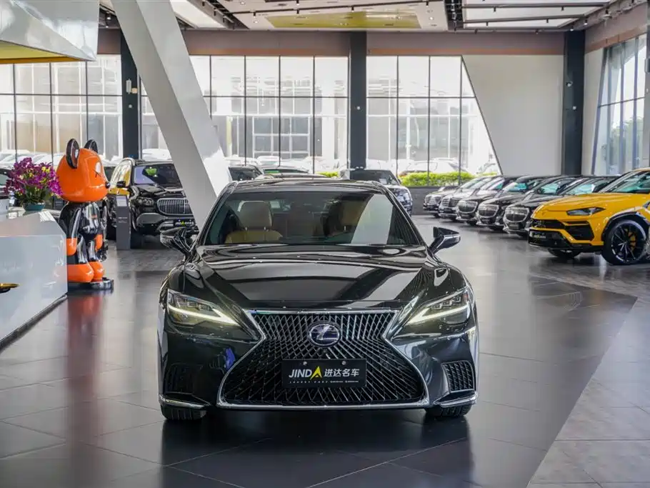 Lexus LS