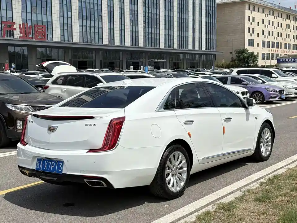 Cadillac XTS
