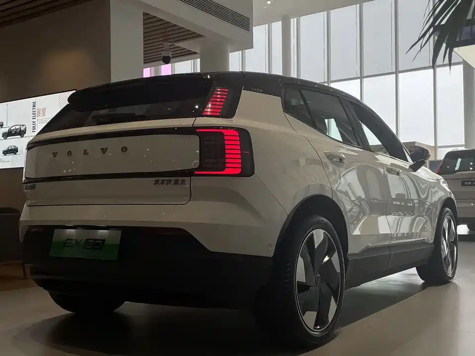 Volvo EX30