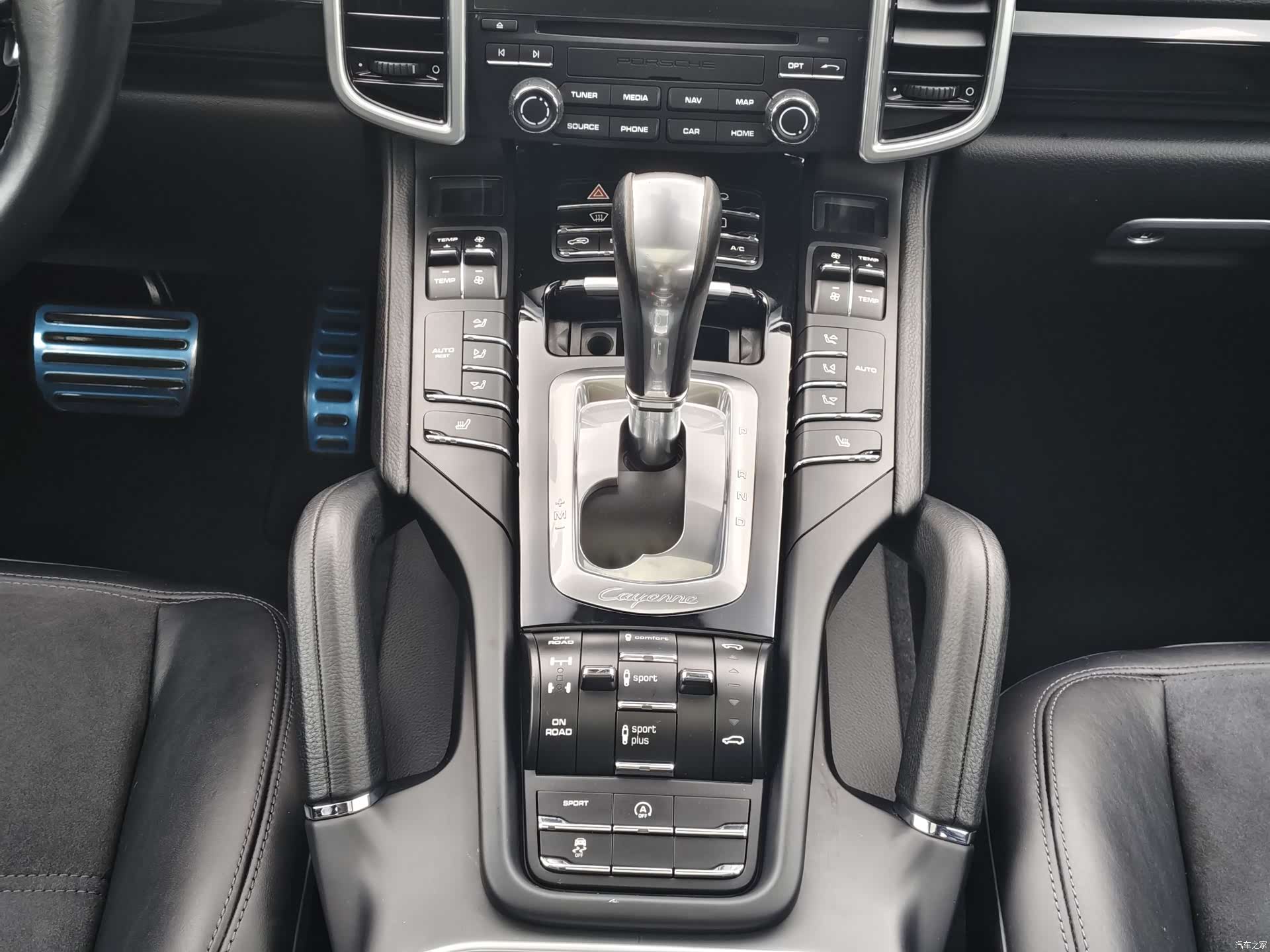 Cayenne Platinum, 2017 38