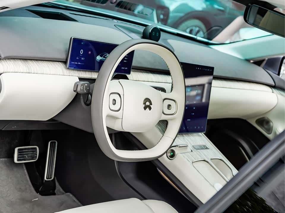 NIO ET7