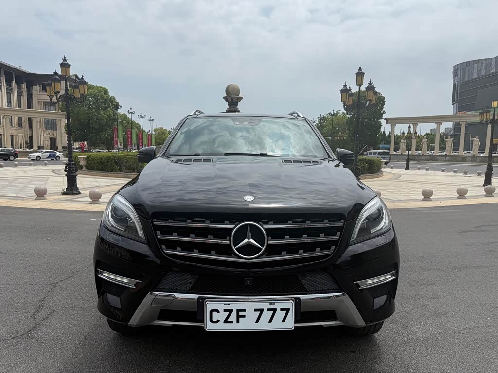 Mercedes-Benz M
