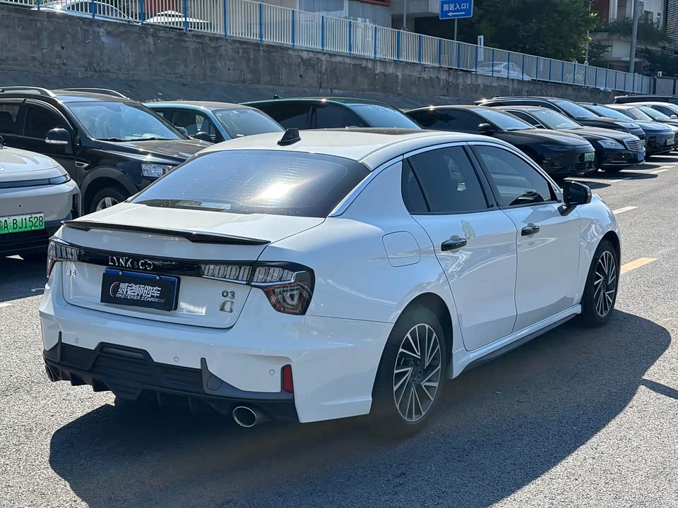 Lynk & Co 03 Lynk & Co 03