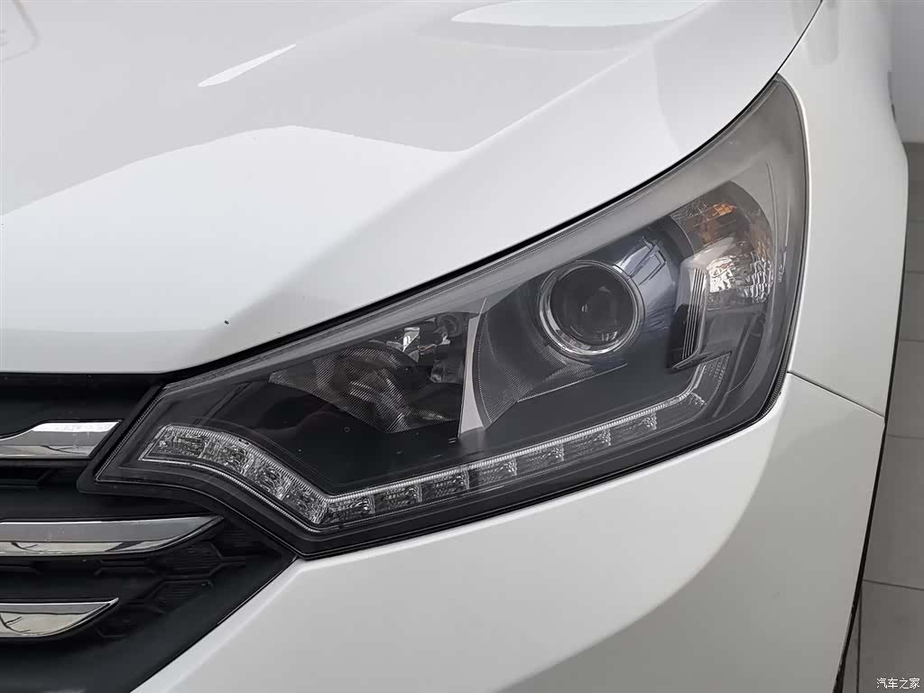 DongFeng AX7, 2015 7