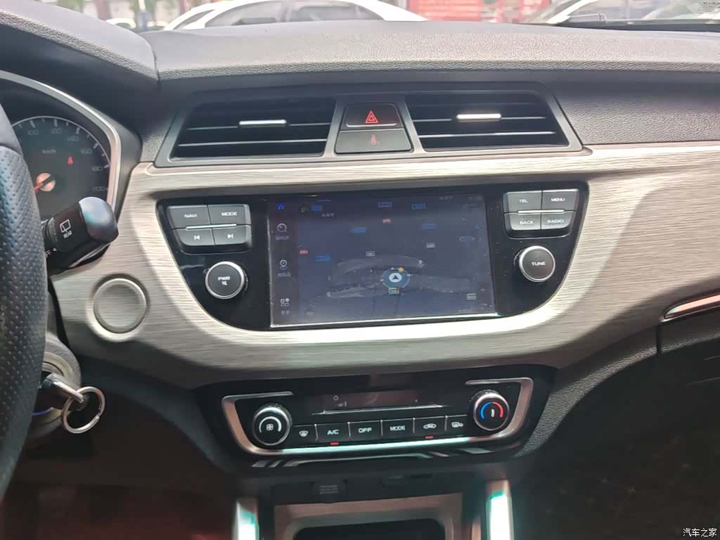 Geely X3, 2017 13