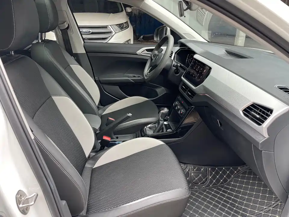 Volkswagen Exploring the shadow