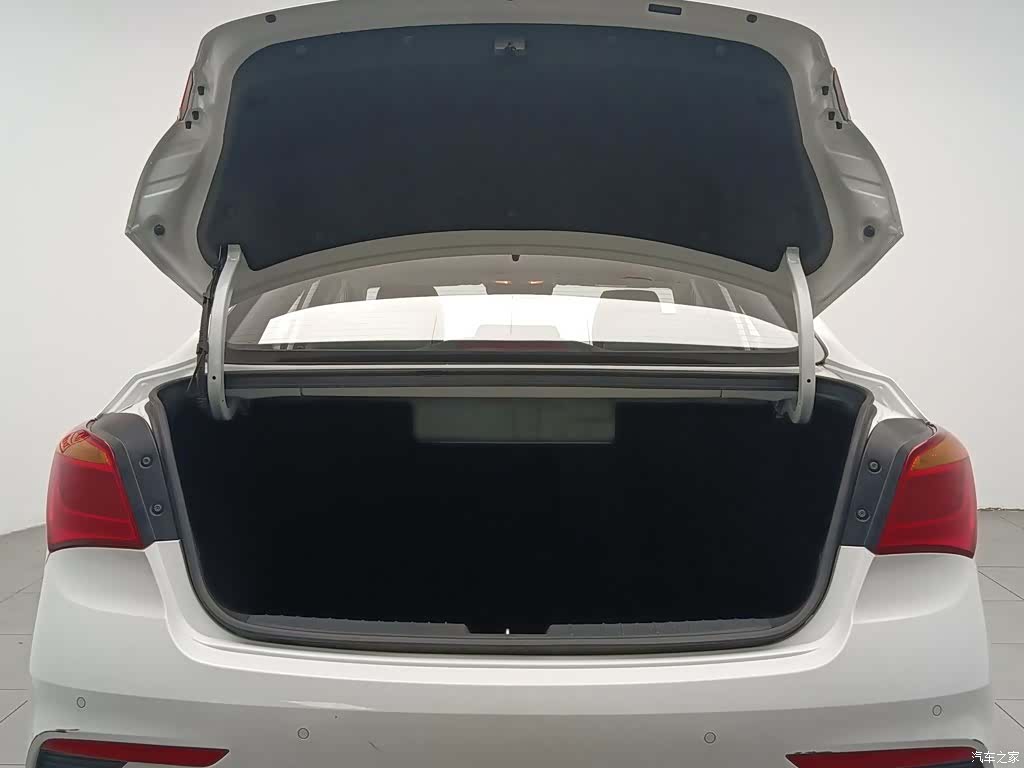 Hyundai GLS, 2018 16