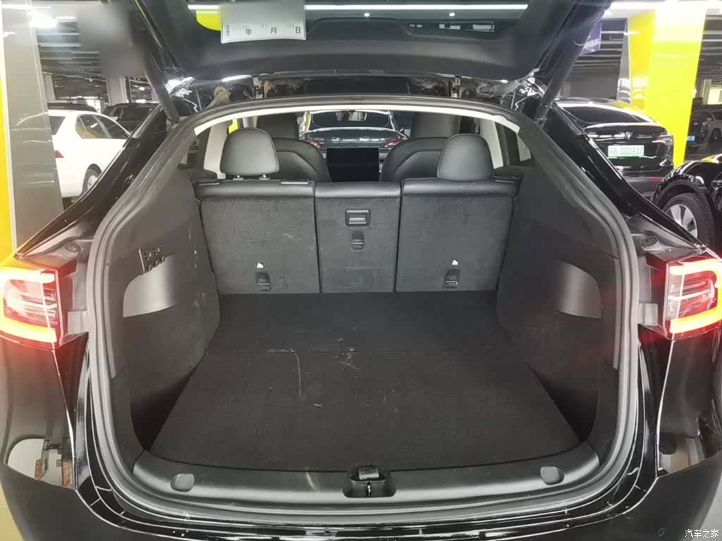 Tesla Model Y, 2022 19