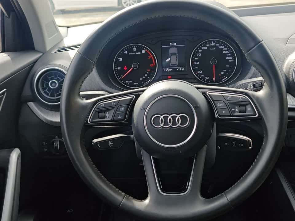 Audi Q2L