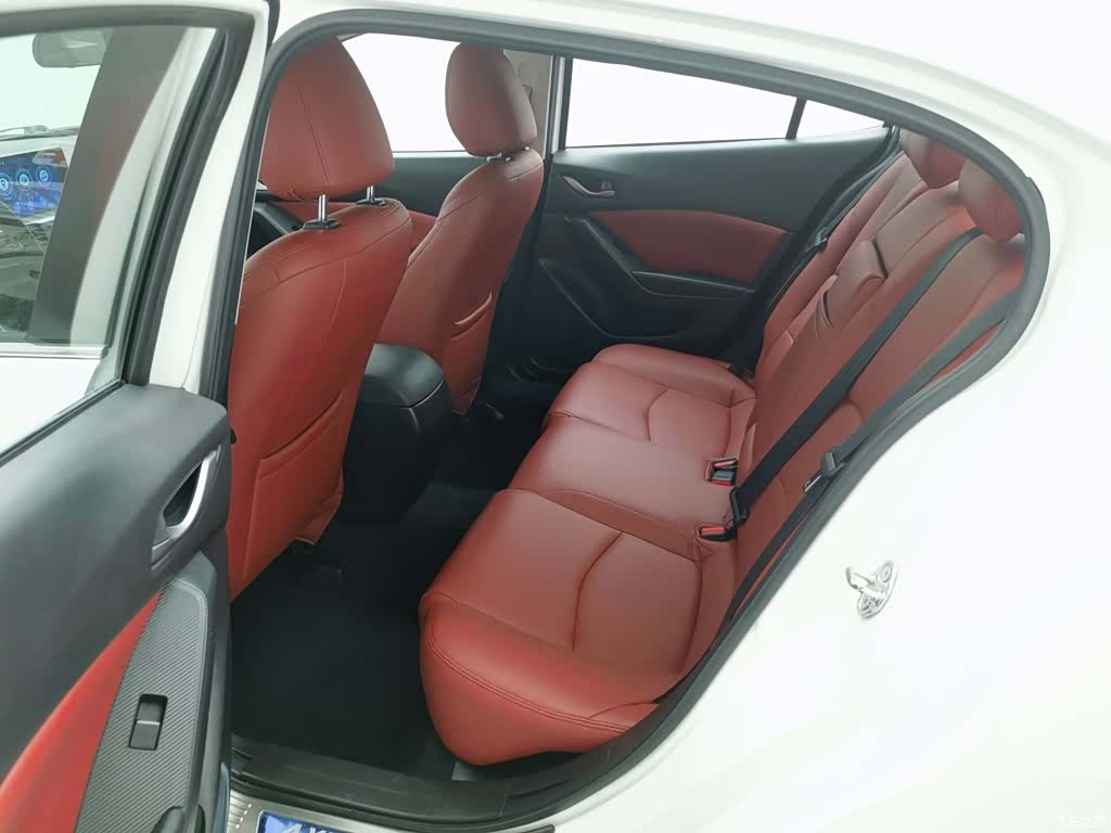Mazda Mazda3, 2018 15