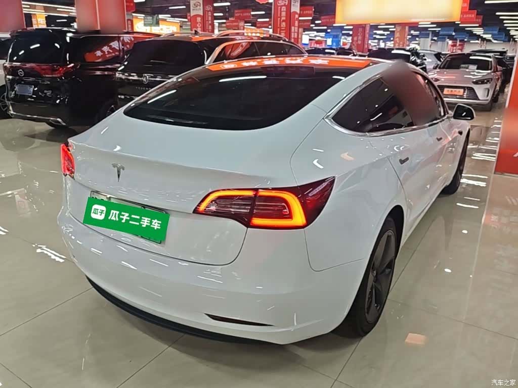 Tesla Model 3, 2019 7