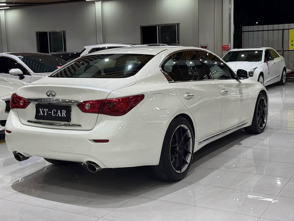 Infiniti Q50L
