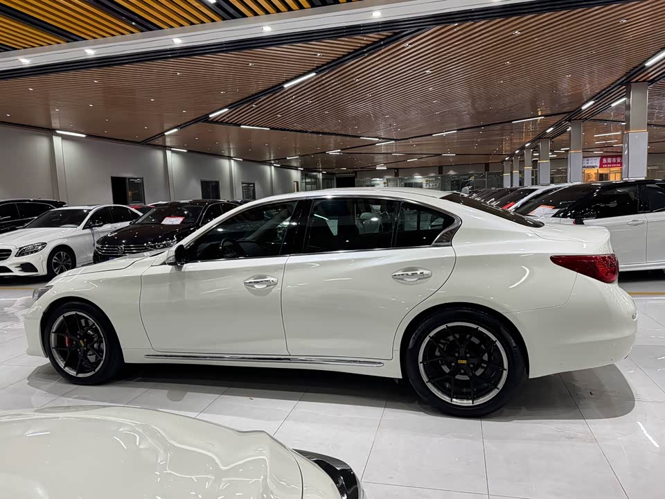 Infiniti Q50L
