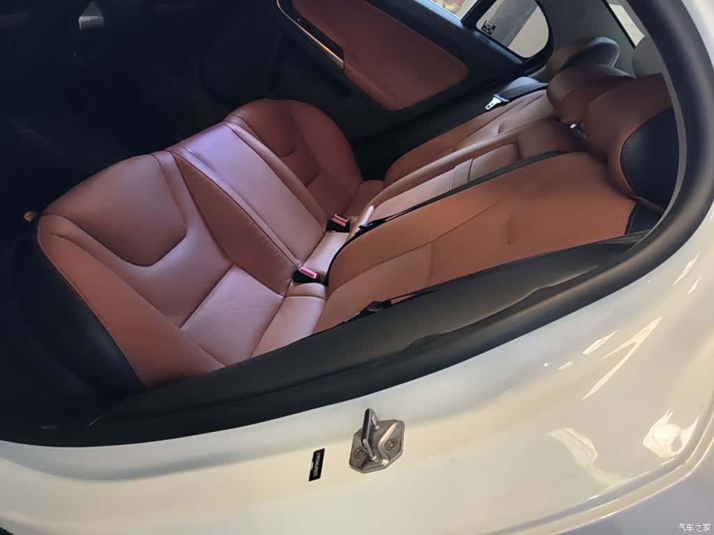 Volvo S60, 2018 17