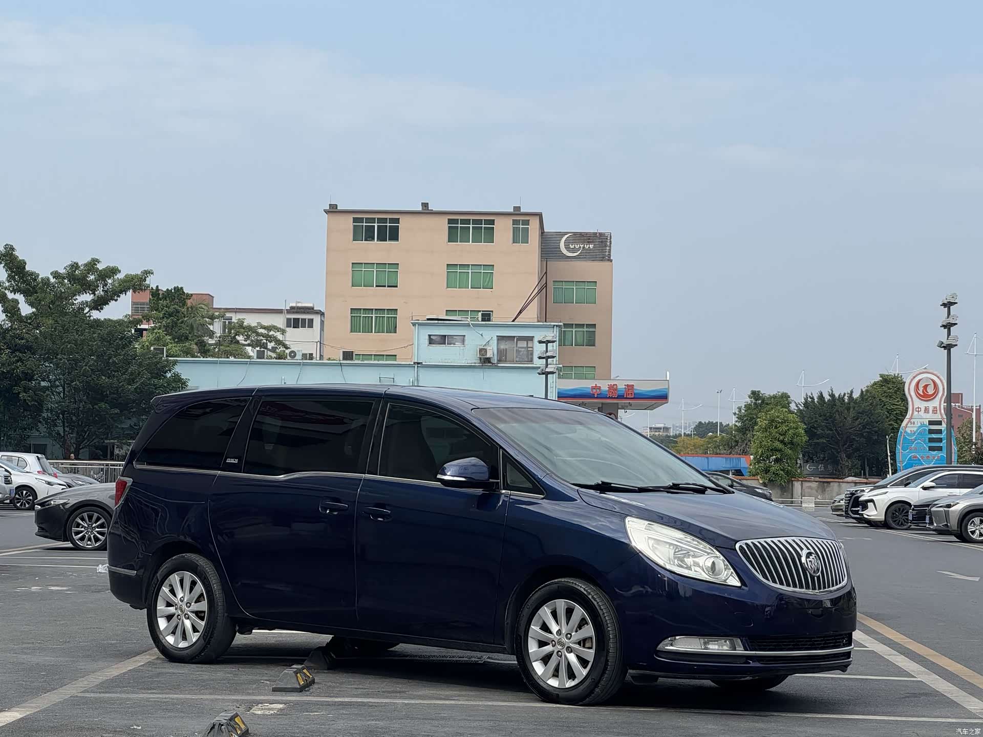 Buick GL8, 2013 4