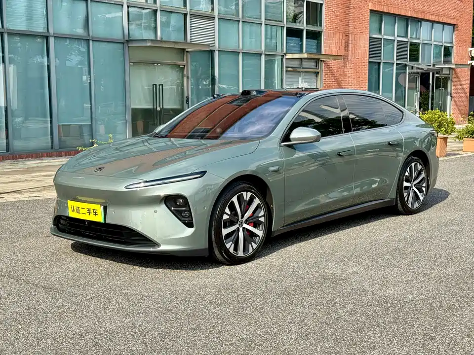 NIO ET7