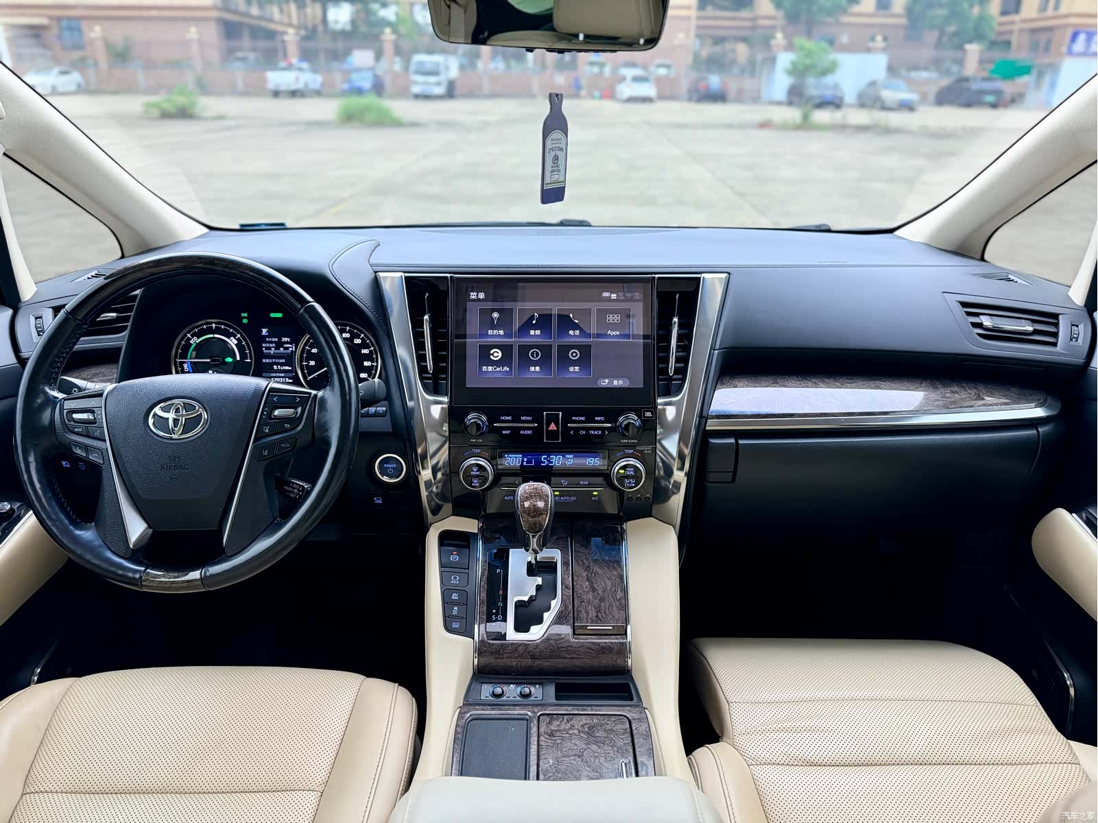 Toyota Vellfire, 2021 11