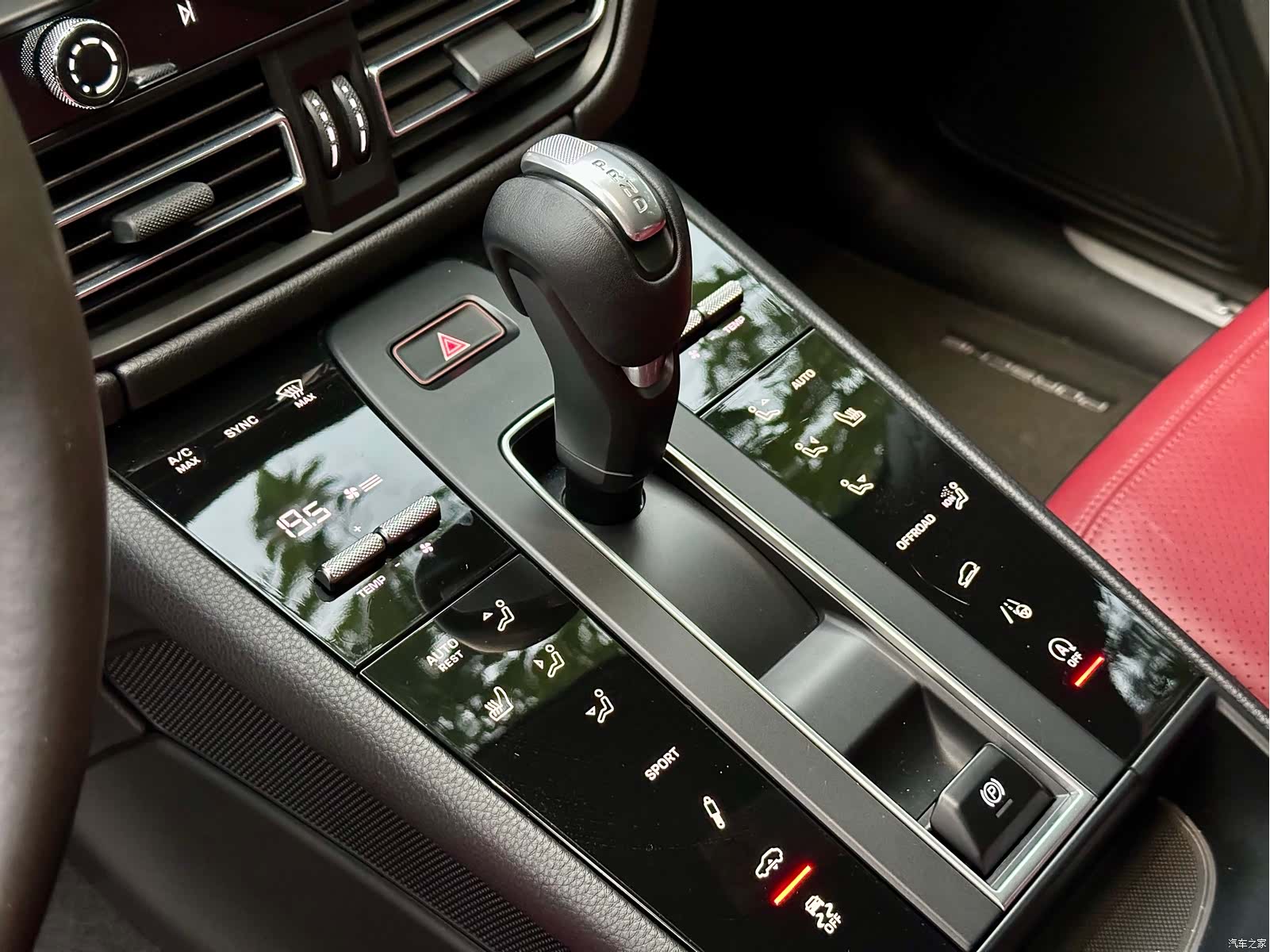 Porsche Macan, 2022 11