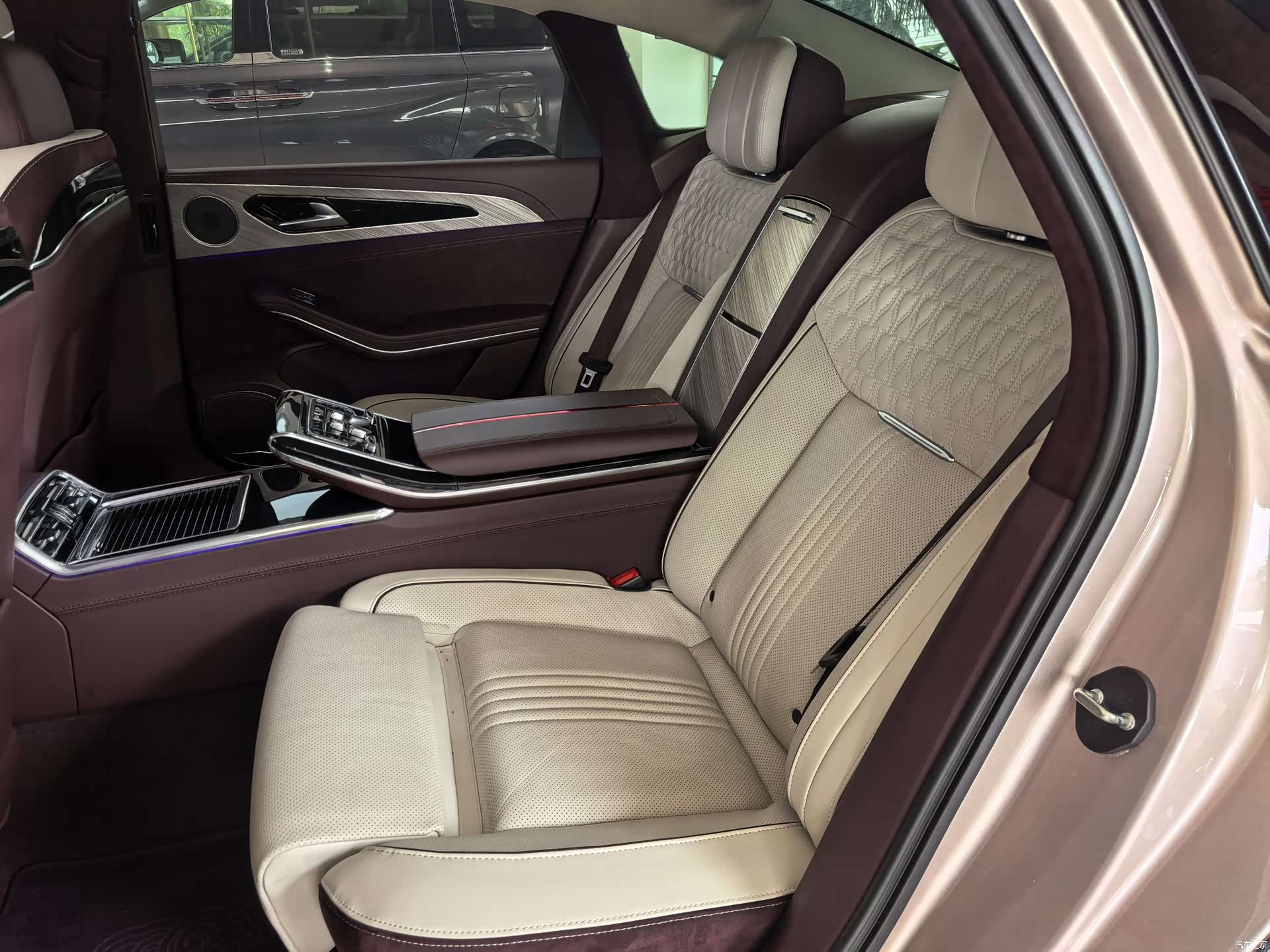 Hongqi H9, 2021 7