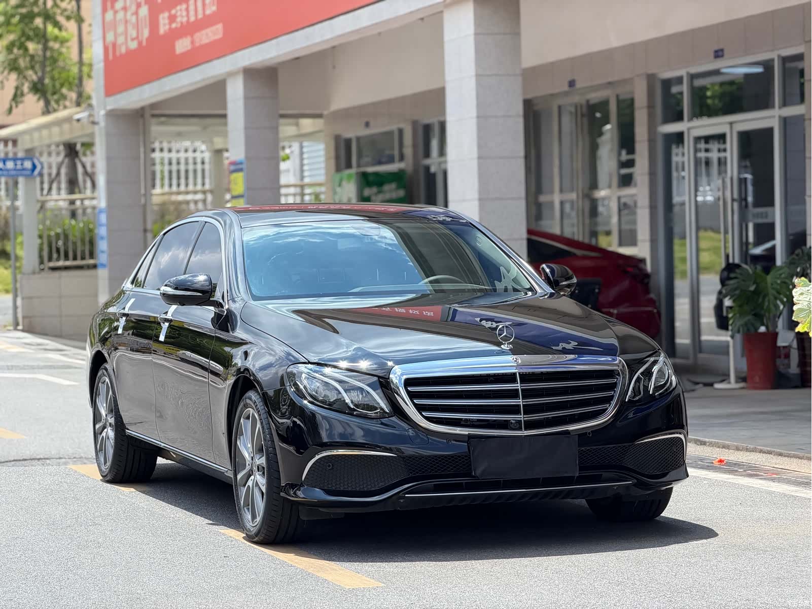 Mercedes-Benz E-Class, 2019 4