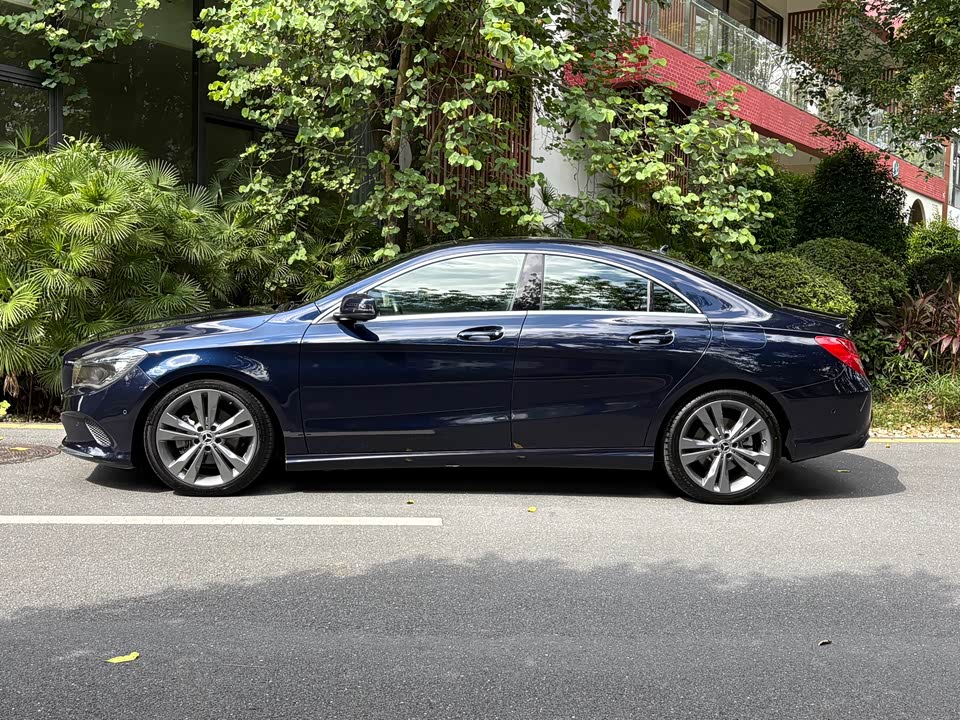 Mercedes-Benz CLA
