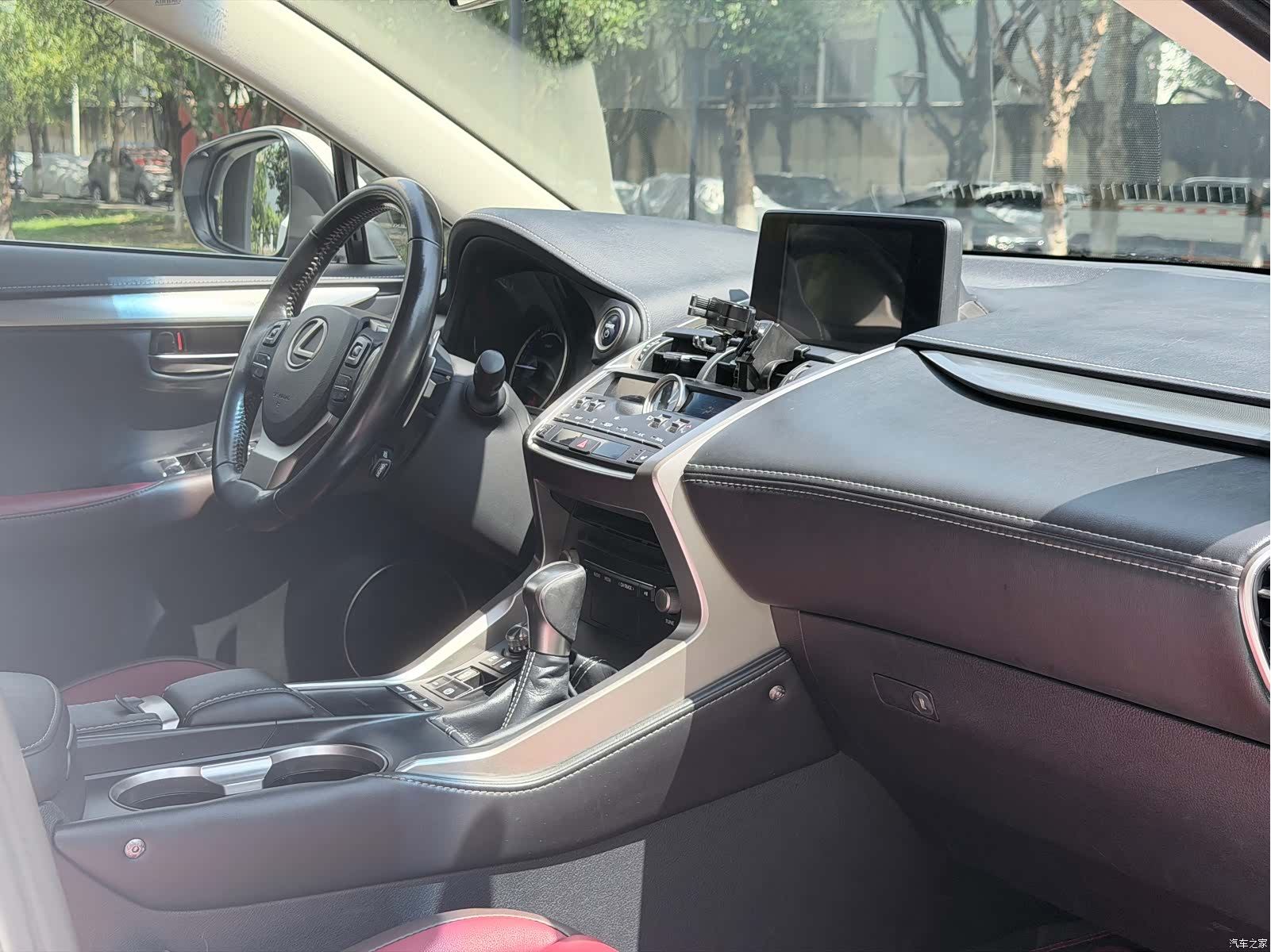 Lexus NX, 2018 13