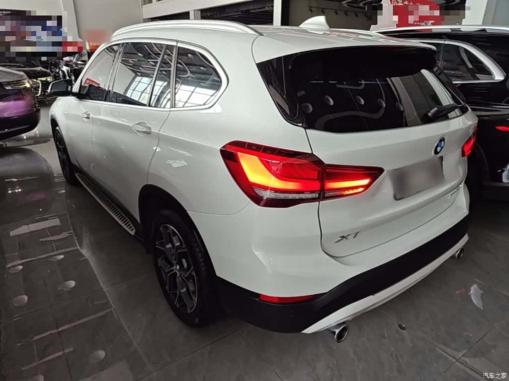 BMW X1, 2021 все фото