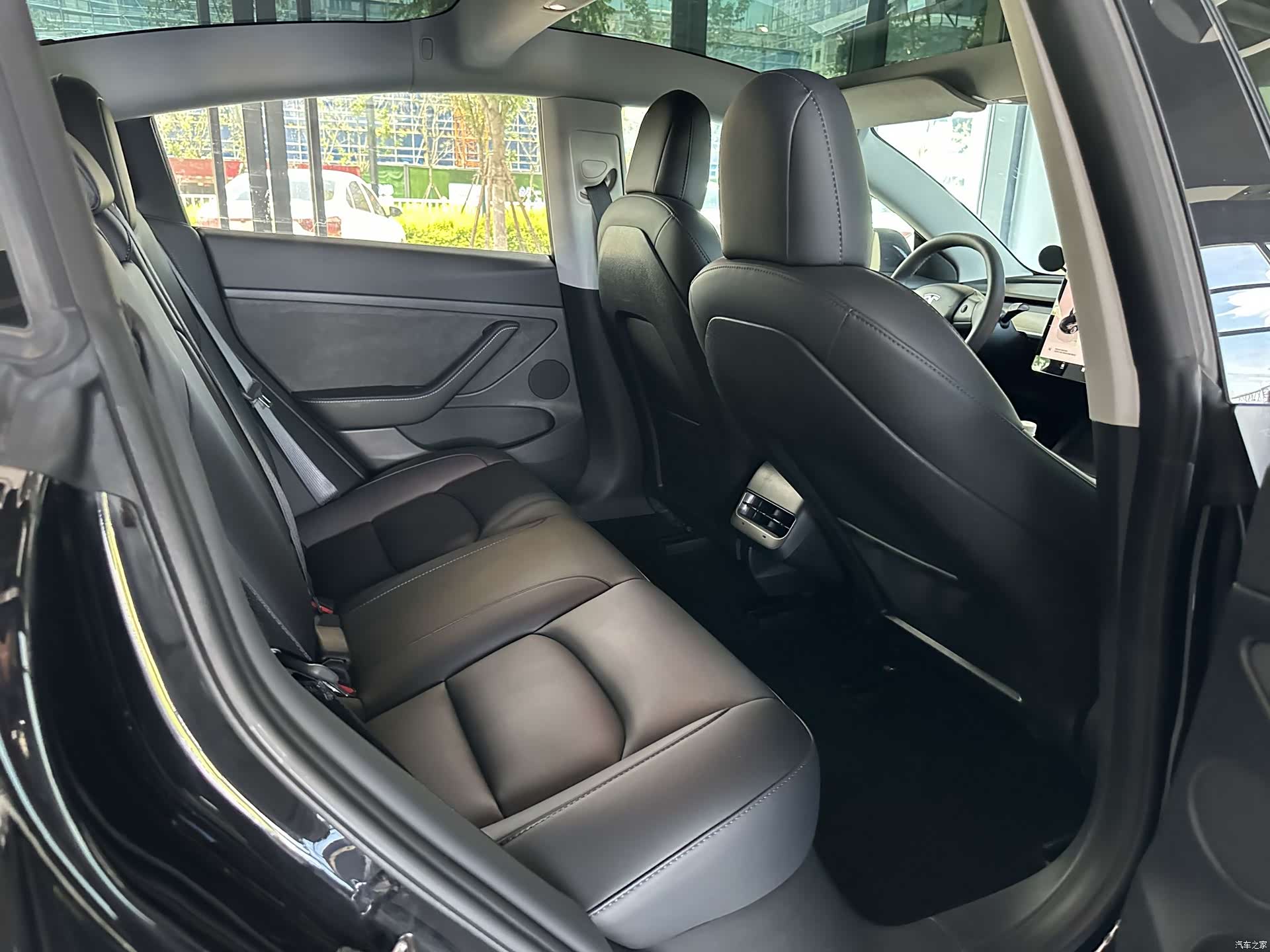 Tesla Model 3, 2023 12