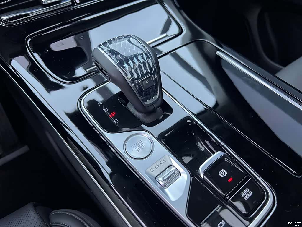 Trumpchi M8, 2025 13