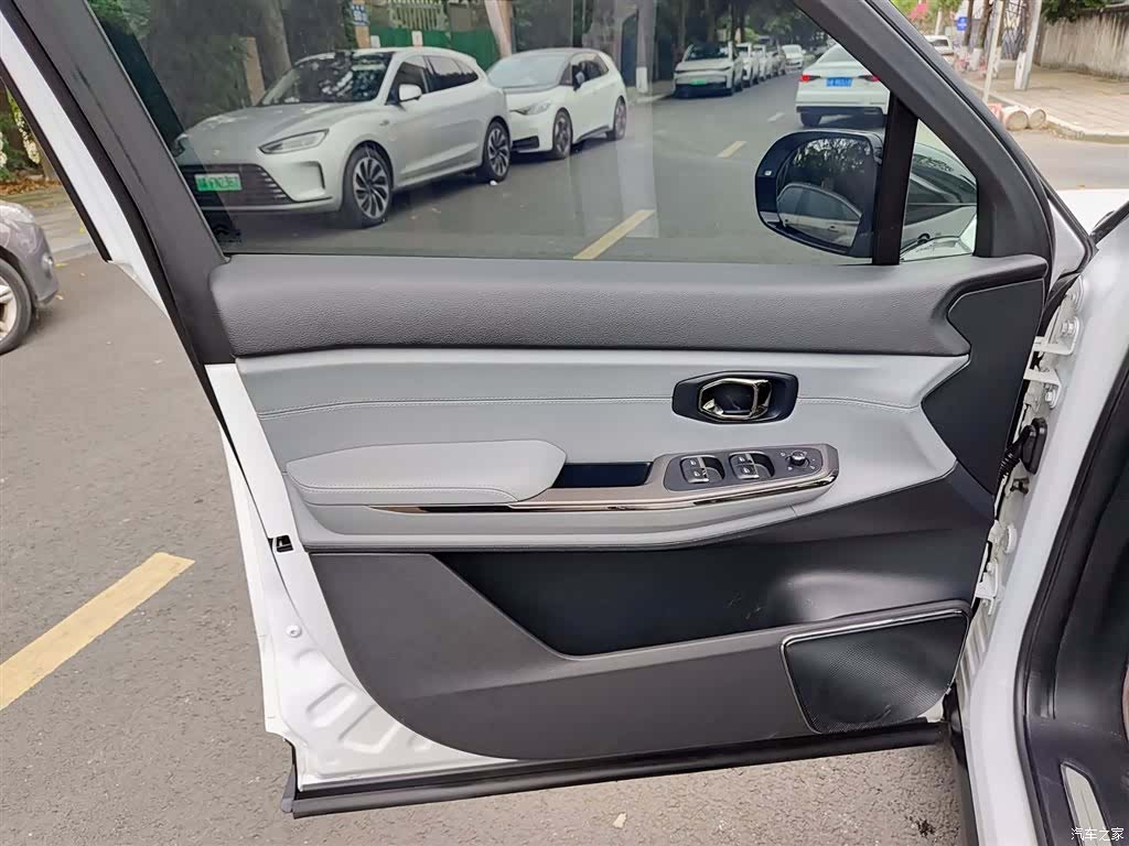 NIO ES8, 2022 6