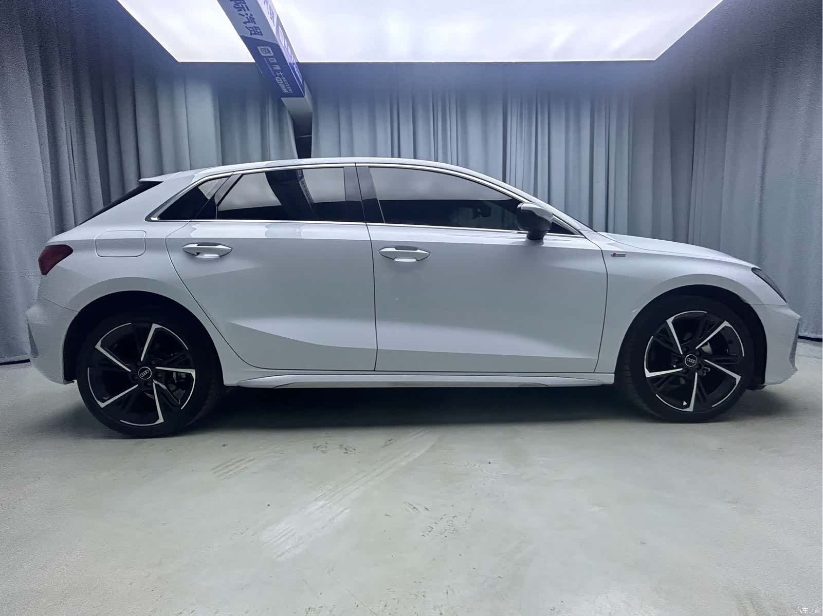 Audi A3, 2023 все фото