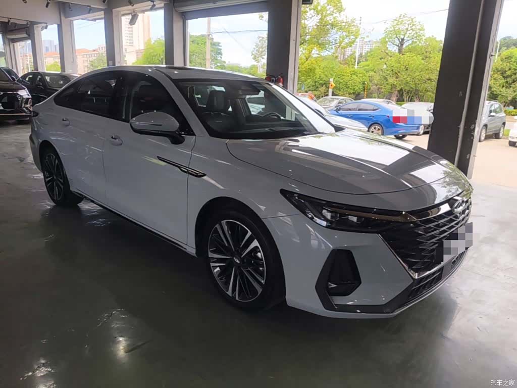 Chery Arrizo 8, 2025 4