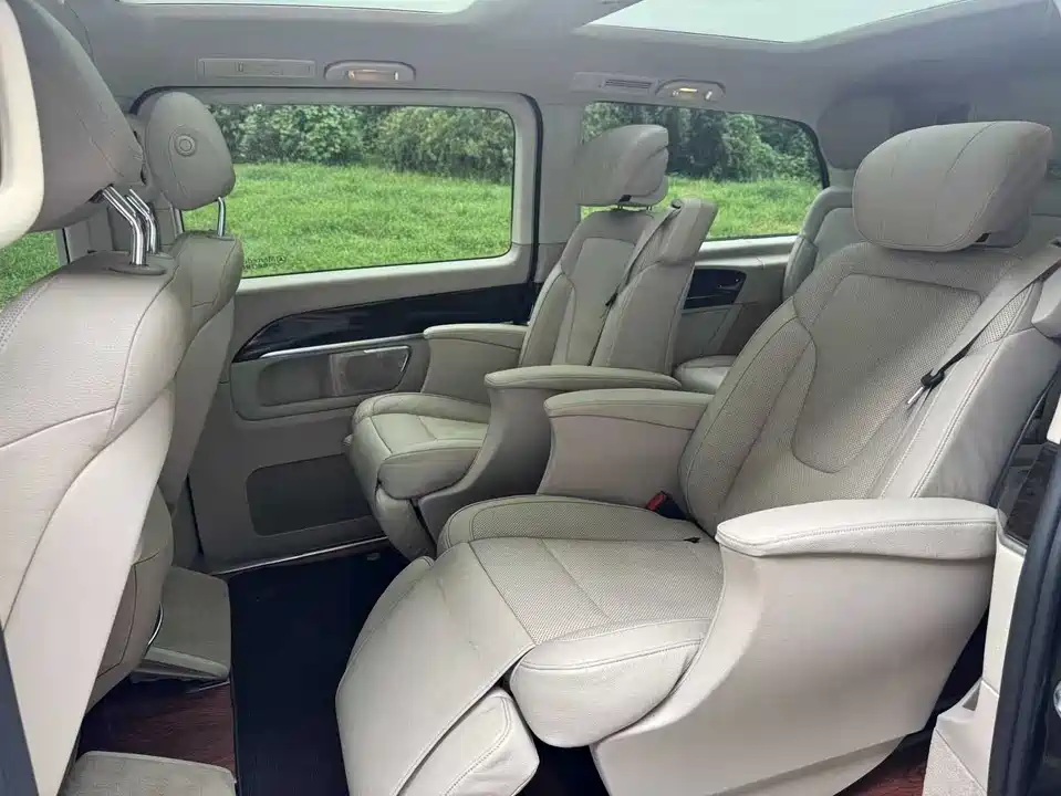 Mercedes-Benz V-class