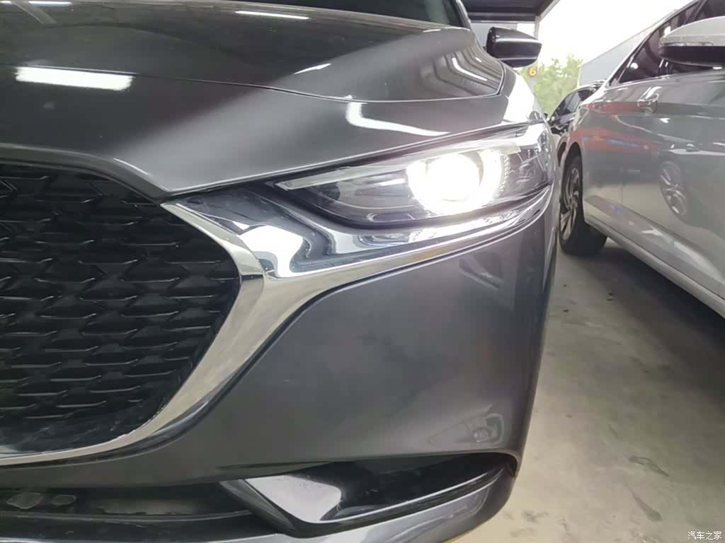 Mazda Mazda3, 2022 24