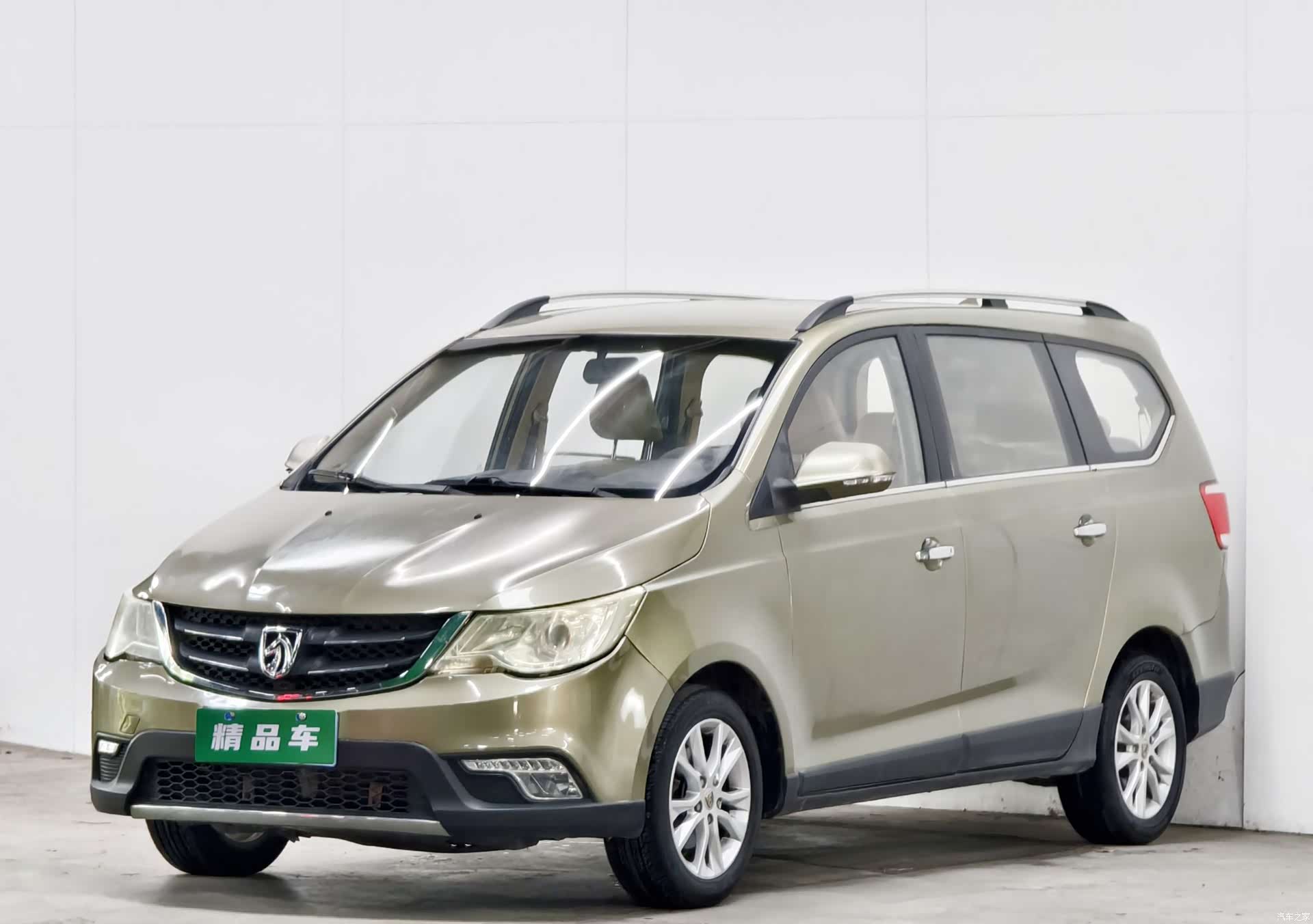 Wuling 730, 2015 1