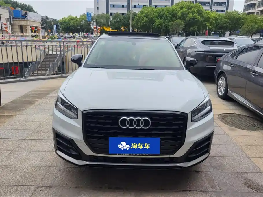 Audi Q2L