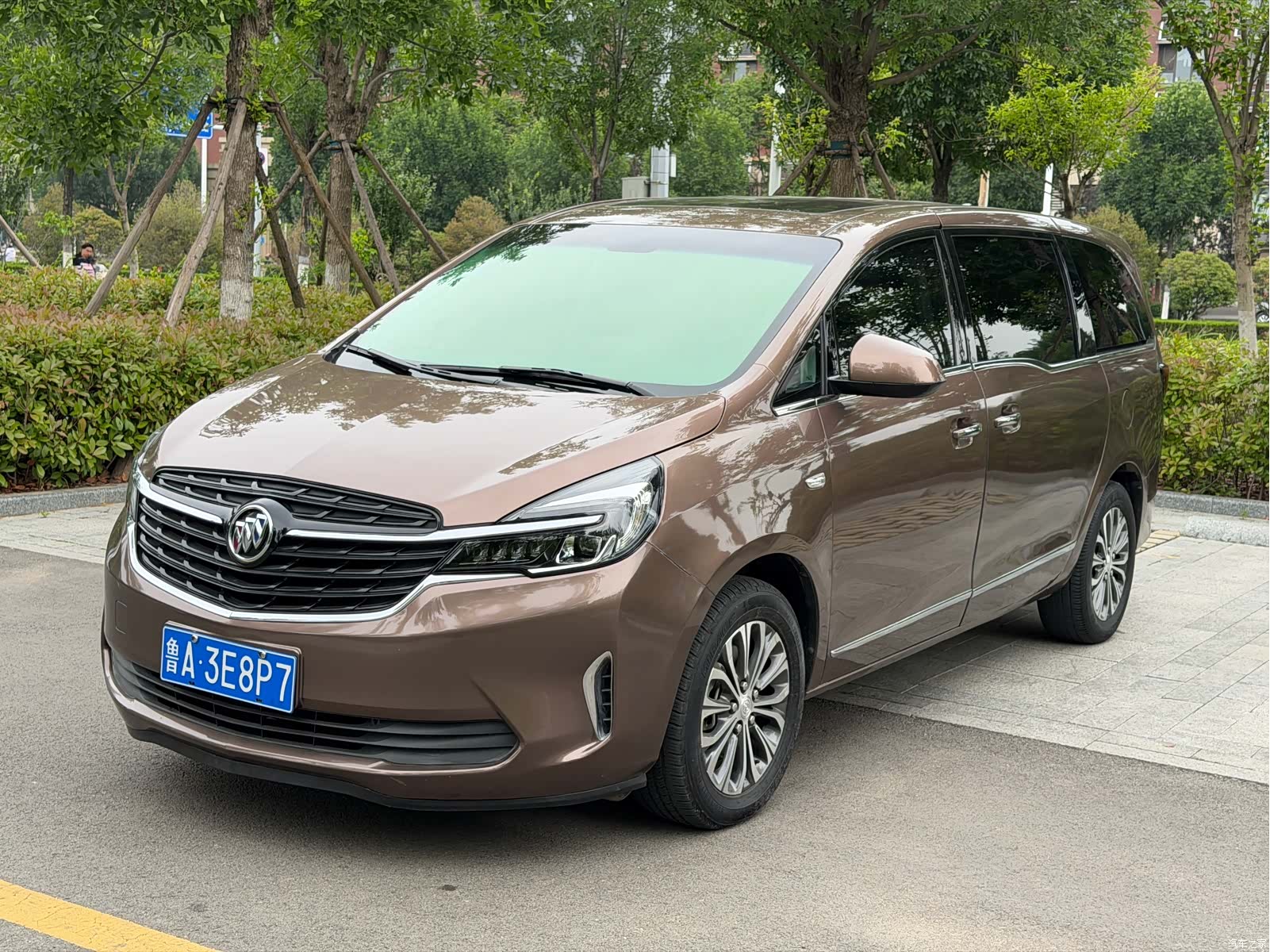 Buick GL8, 2021 1