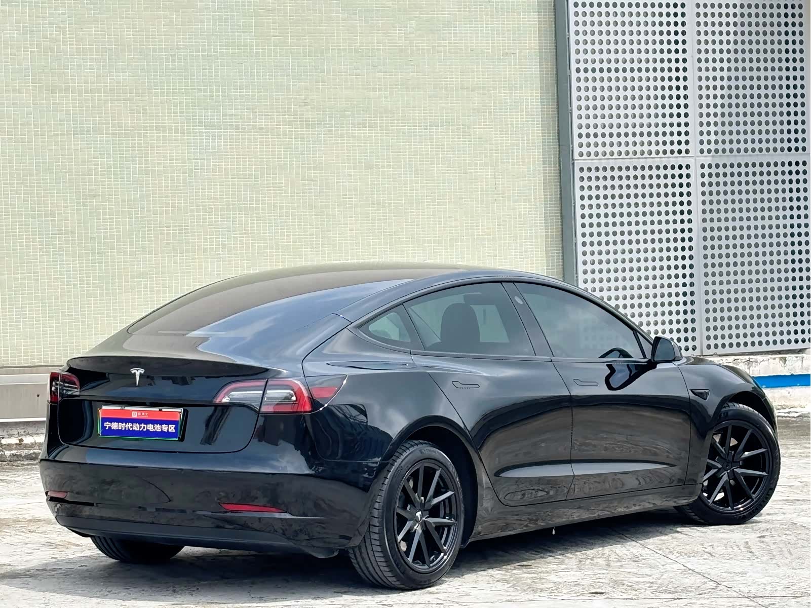 Tesla Model 3, 2022 10