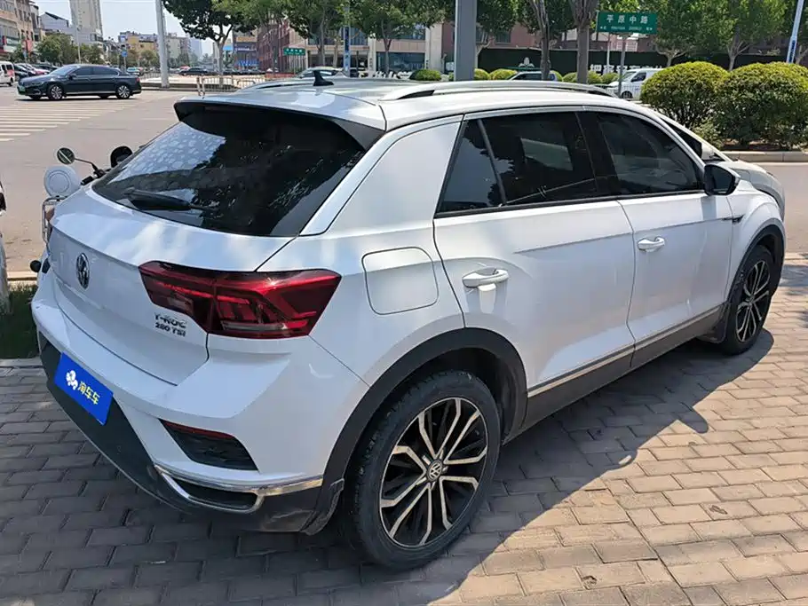 Volkswagen T-ROC exploring Songs