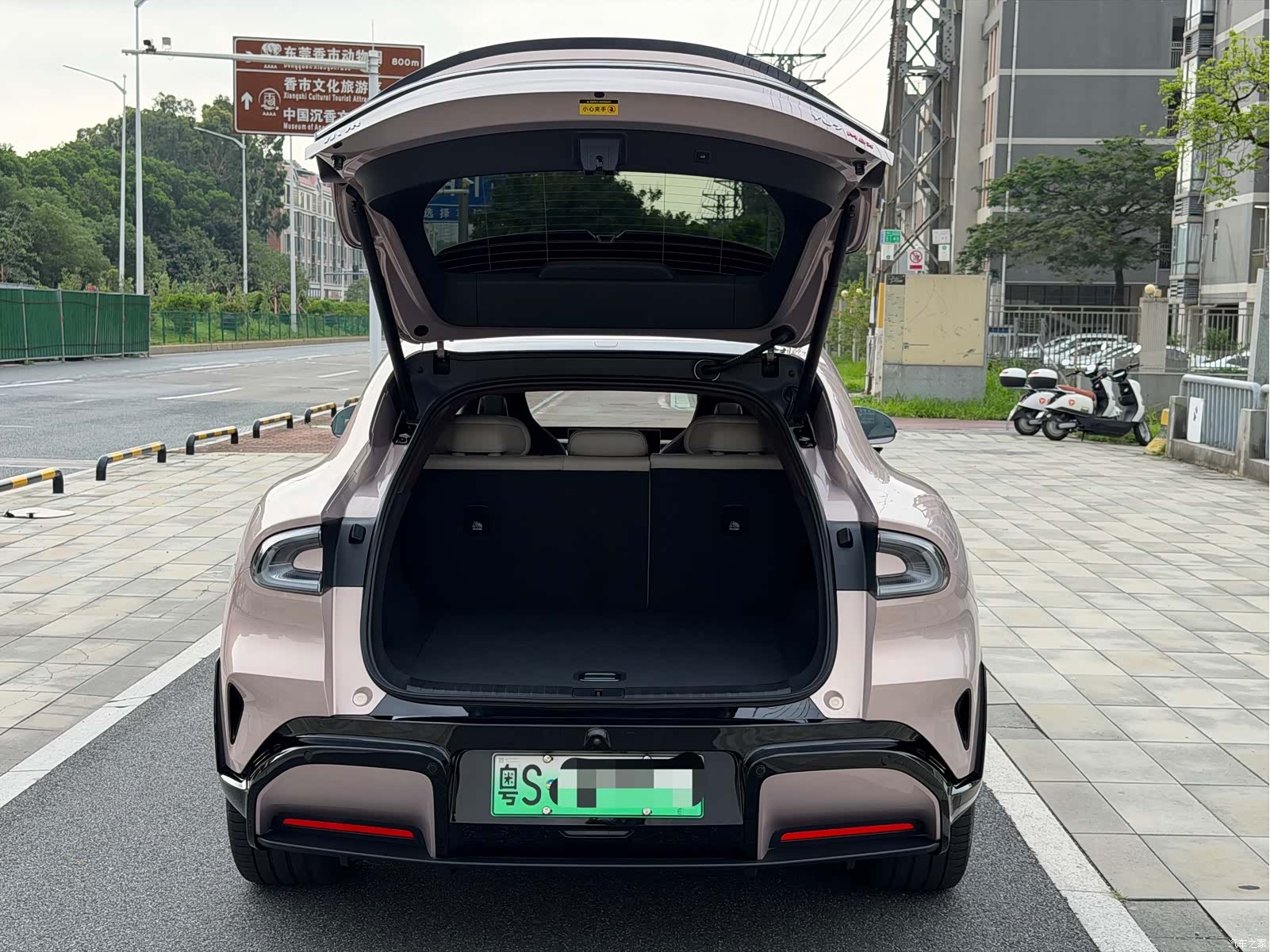 Xiaomi YU7, 2025 7