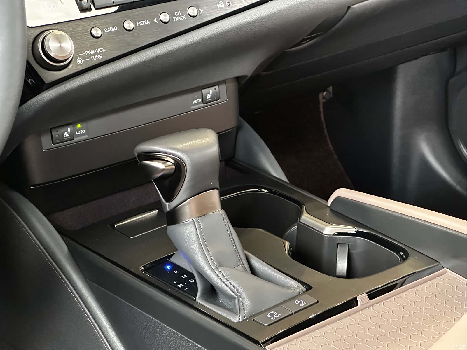 Lexus ES, 2024 9