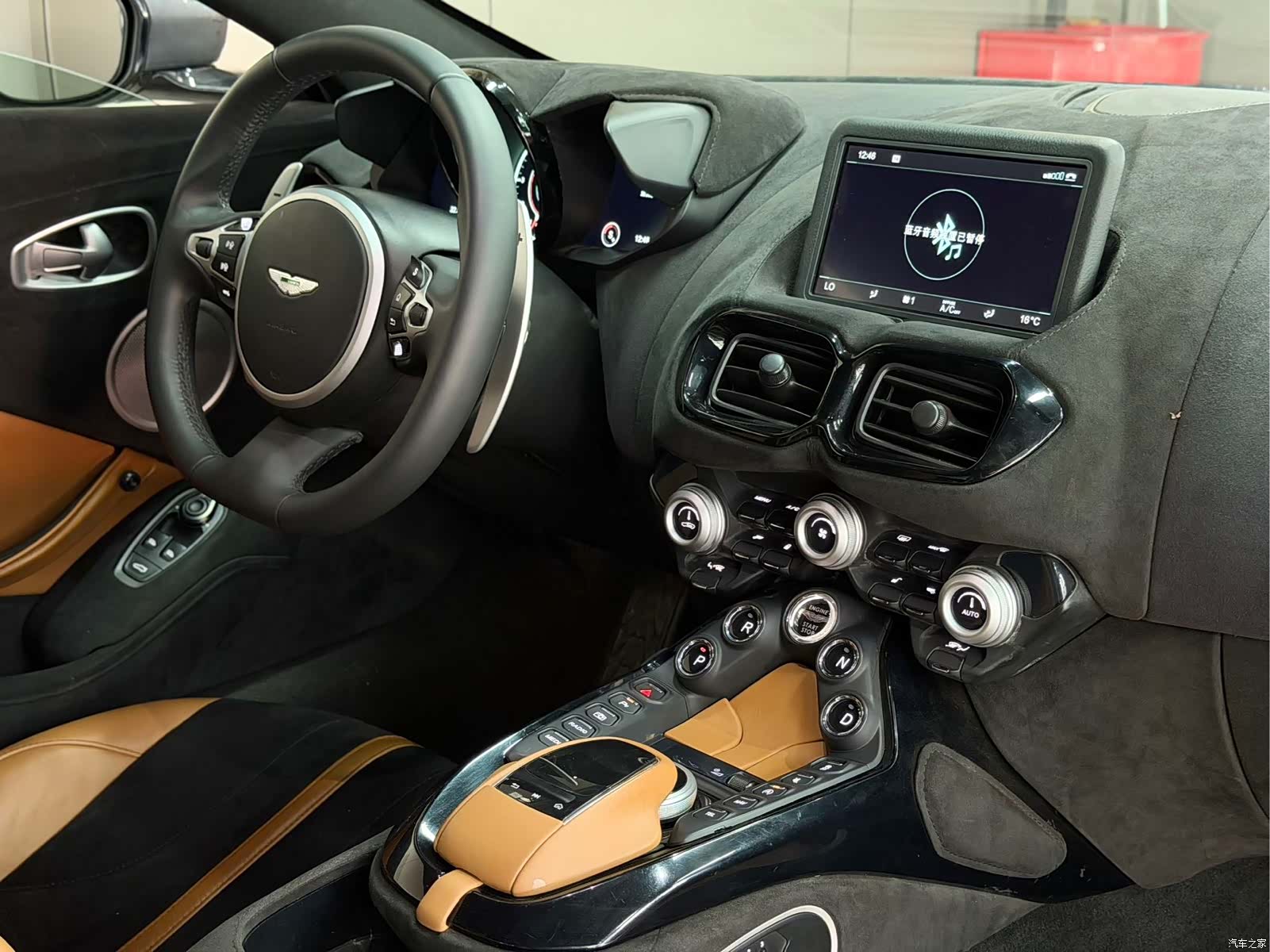 Aston Martin Vantage, 2019 13