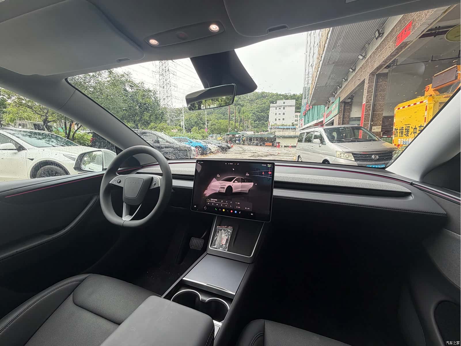 Tesla Model Y, 2025 12